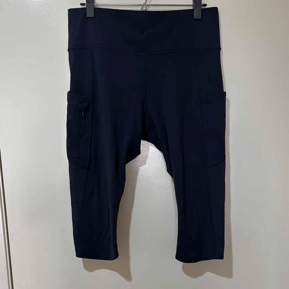 Athleta Navy Blue Cropped Leggings